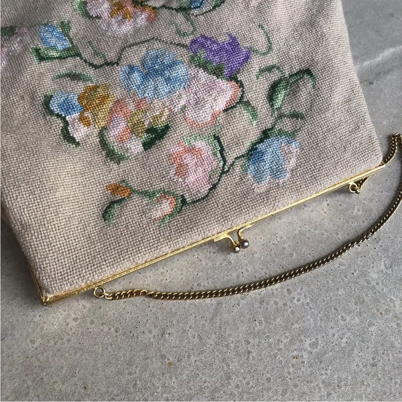 Floral Tapestry Carpet Bag Purse Vintage 50s 60s Embroidery Needle Mary Poppins - Picture 6 of 9